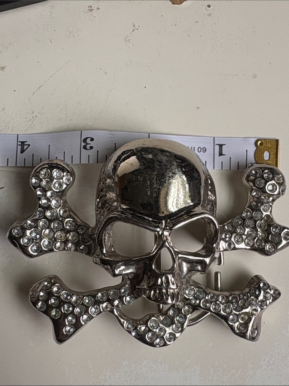 Rhinestone Skull & Crossbones Belt Buckle - Silver - Picture 6 of 7